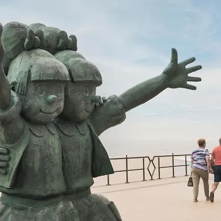 Luxurious With Stunning Sea View Apartment *