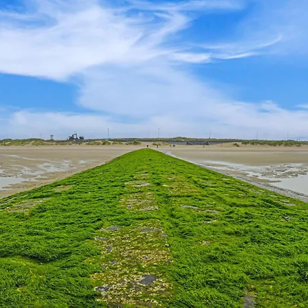 Luxurious With Stunning Sea View Apartment *